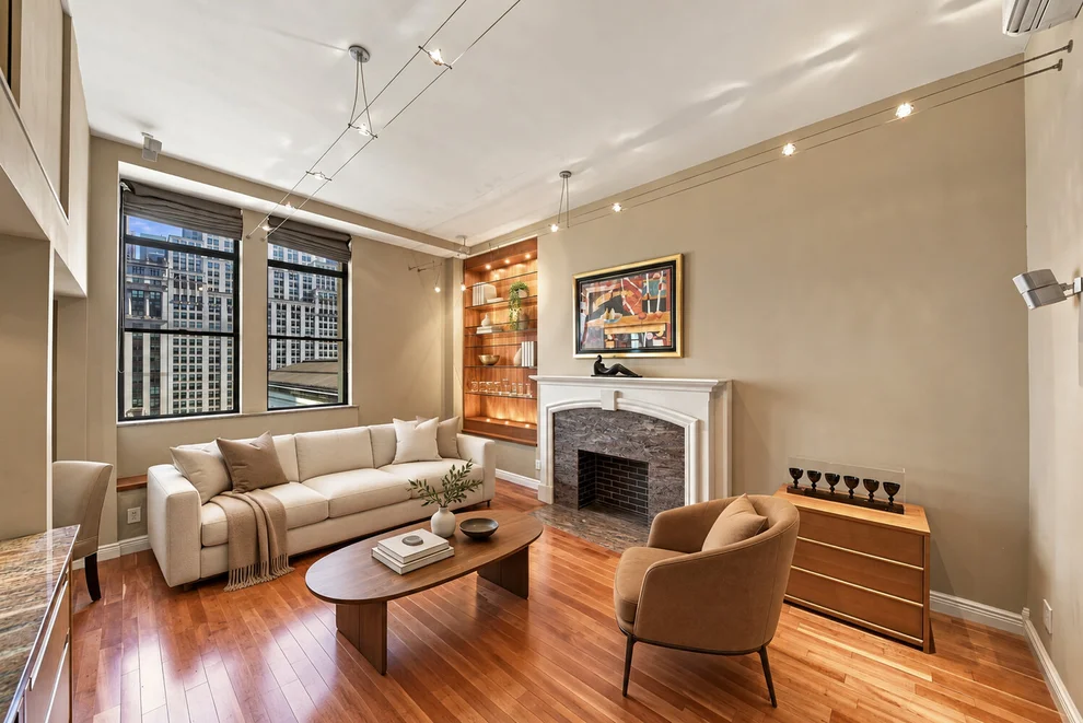 Unit for sale at 32 W 40TH Street, Manhattan, NY 10018