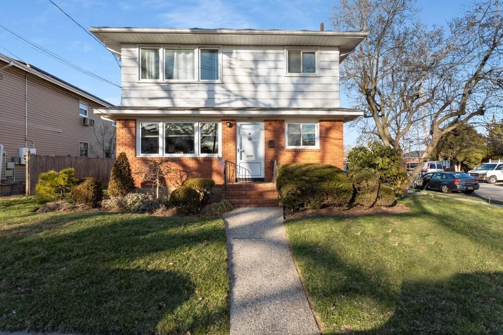 Unit for sale at 481 Tysens Lane, StatenIsland, NY 10306