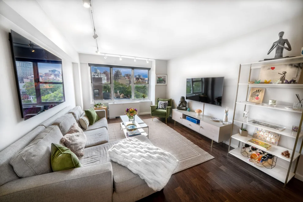 Unit for sale at 33 GREENWICH Avenue, Manhattan, NY 10014