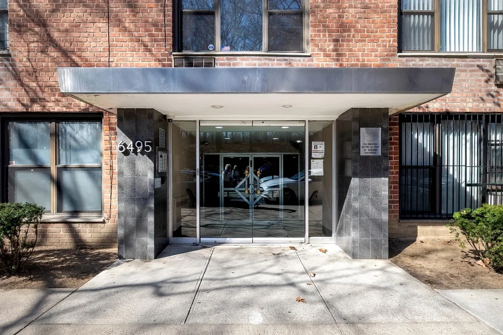 Unit for sale at 6495 Broadway, Bronx, NY 10471