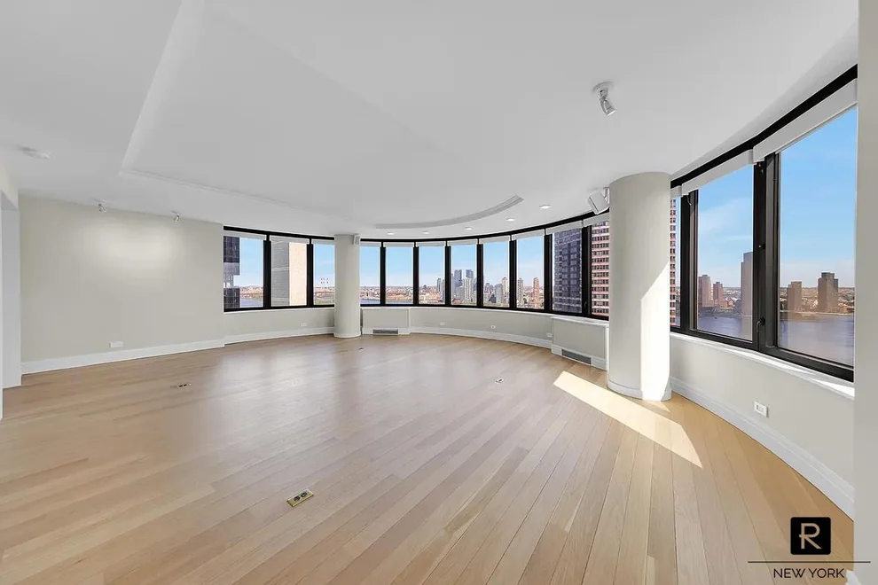 Unit for sale at 330 E 38th Street, Manhattan, NY 10016