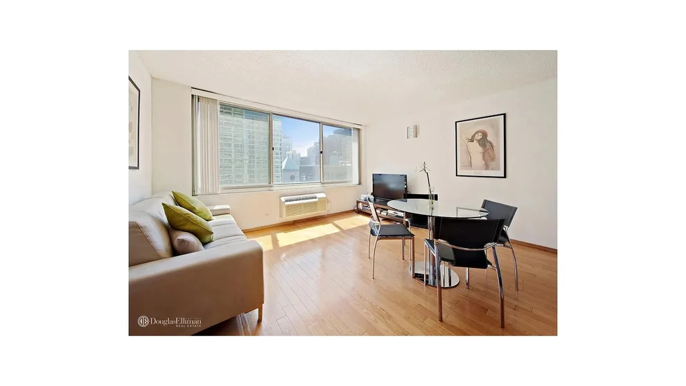 Unit for sale at 333 E 45TH Street, Manhattan, NY 10017