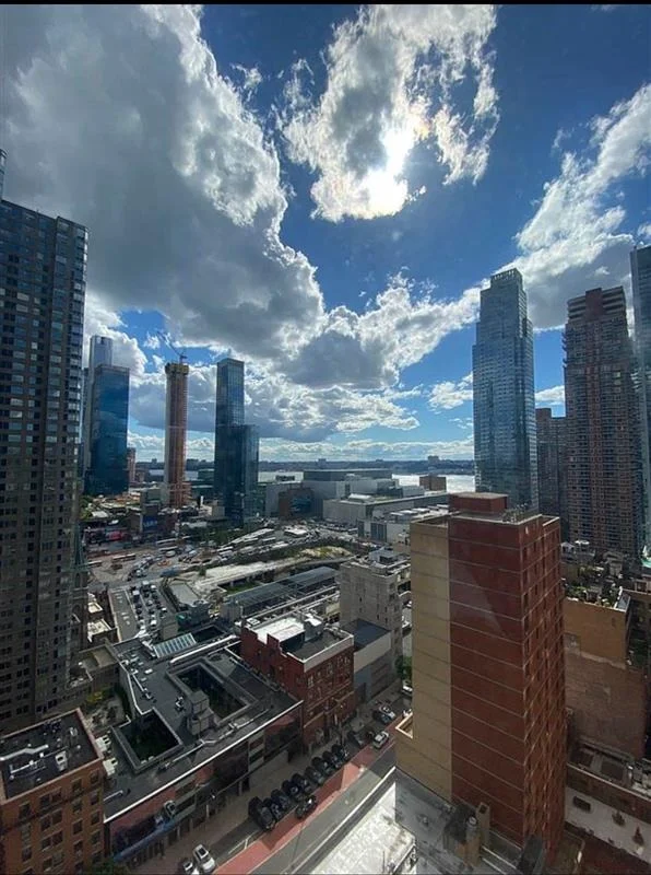 Unit for sale at 500 W 43rd Street, Manhattan, NY 10036