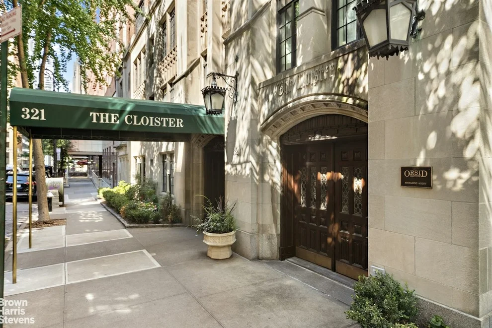 Unit for sale at 321 E 43RD Street, Manhattan, NY 10017