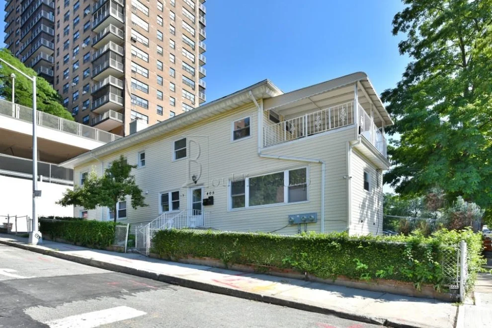 Unit for sale at 405 W 238th Street, Bronx, NY 10463