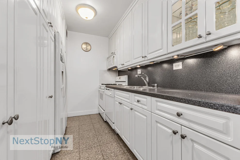Unit for sale at 245 E 54TH Street, Manhattan, NY 10022