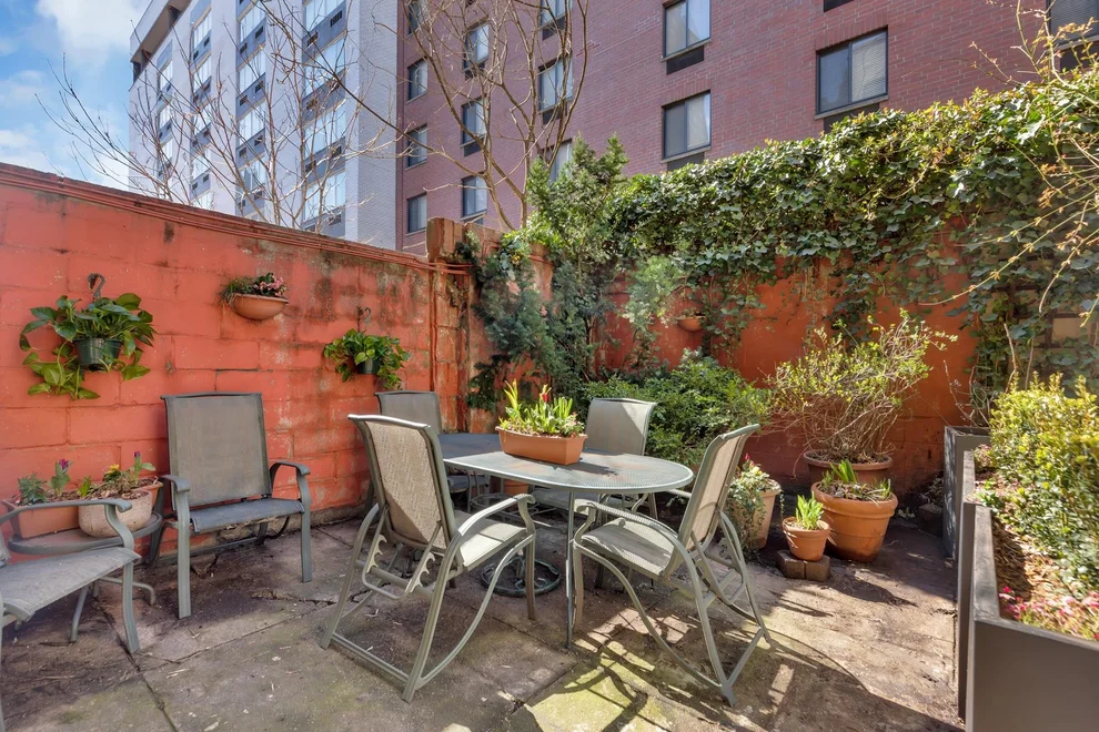 Unit for sale at 520 W 50TH Street, Manhattan, NY 10019