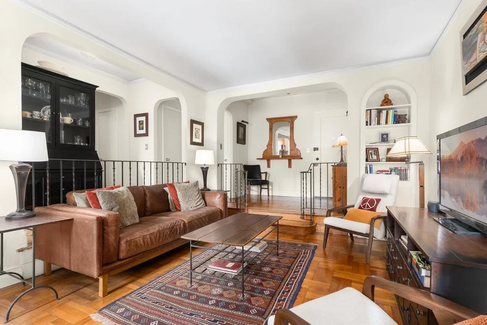 Unit for sale at 165 W 20th Street, Manhattan, NY 10011