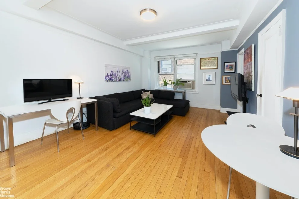 Unit for sale at 304 W 75TH Street, Manhattan, NY 10023