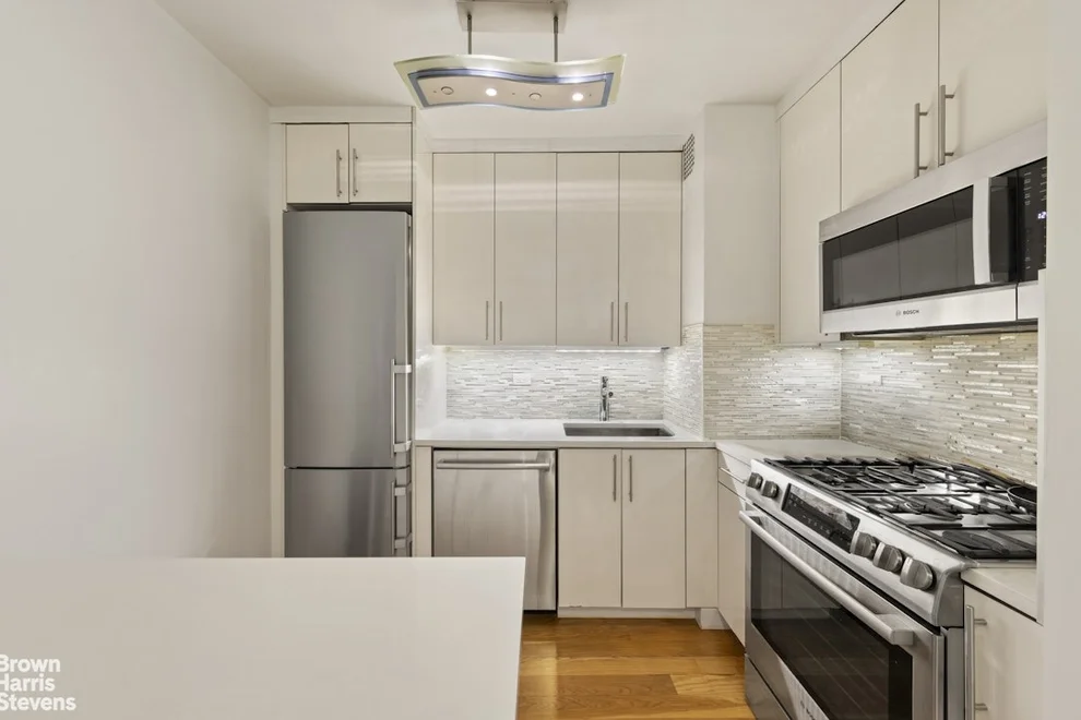 Unit for sale at 300 E 40TH Street, Manhattan, NY 10016