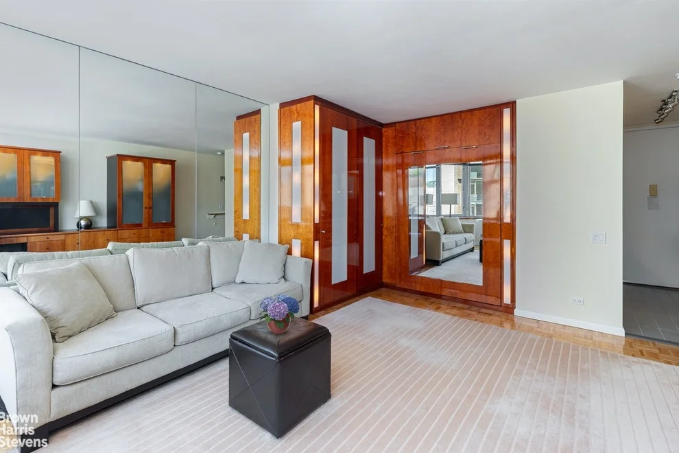 Unit for sale at 500 W 43RD Street, Manhattan, NY 10036