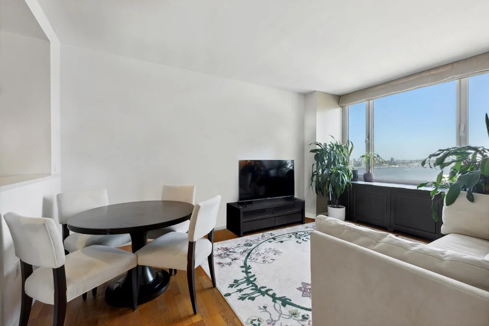 Unit for sale at 635 W 42ND Street, Manhattan, NY 10036
