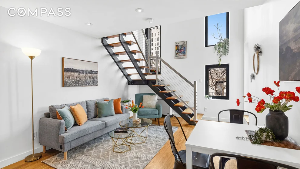 Unit for sale at 215 E 81st Street, Manhattan, NY 10028