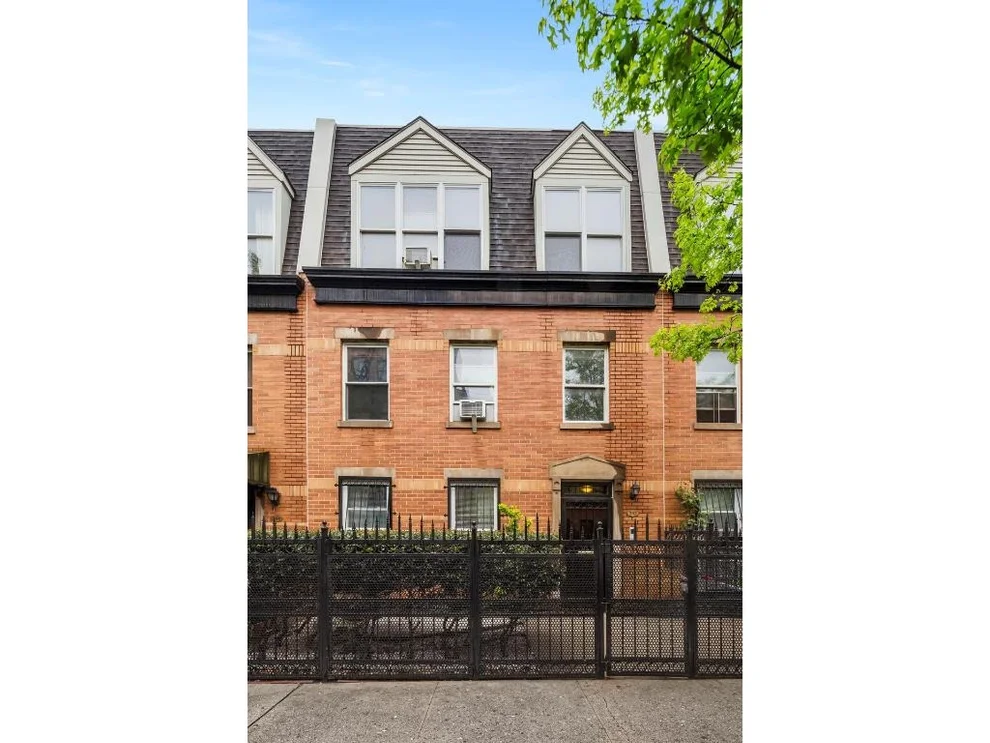 Unit for sale at 242 E 110th Street, Manhattan, NY 10029