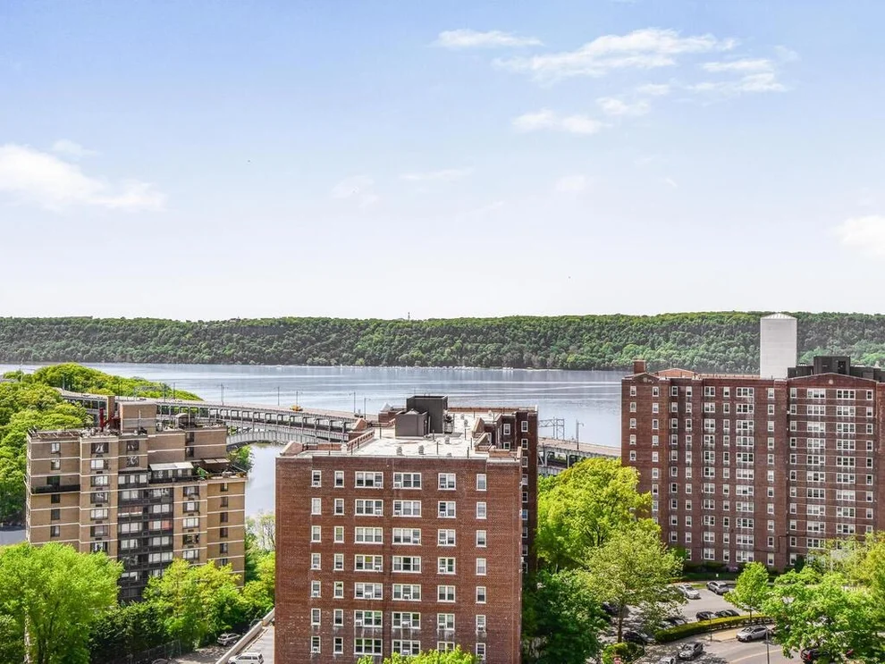 Unit for sale at 555 KAPPOCK Street, Bronx, NY 10463