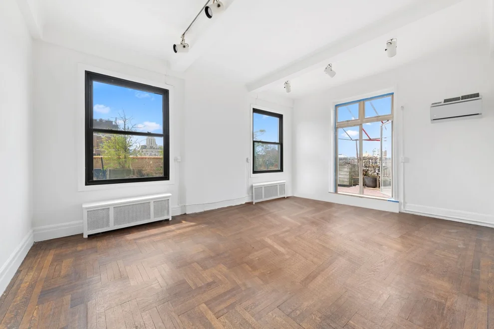 Unit for sale at 470 W End Avenue, Manhattan, NY 10024