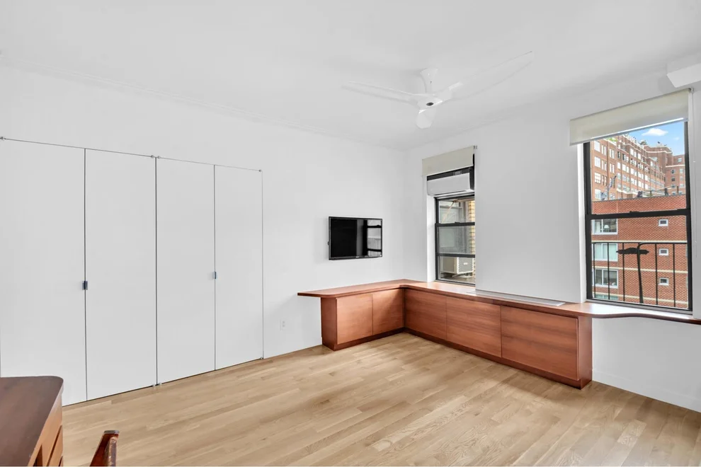 Unit for sale at 253 W 16TH Street, Manhattan, NY 10011