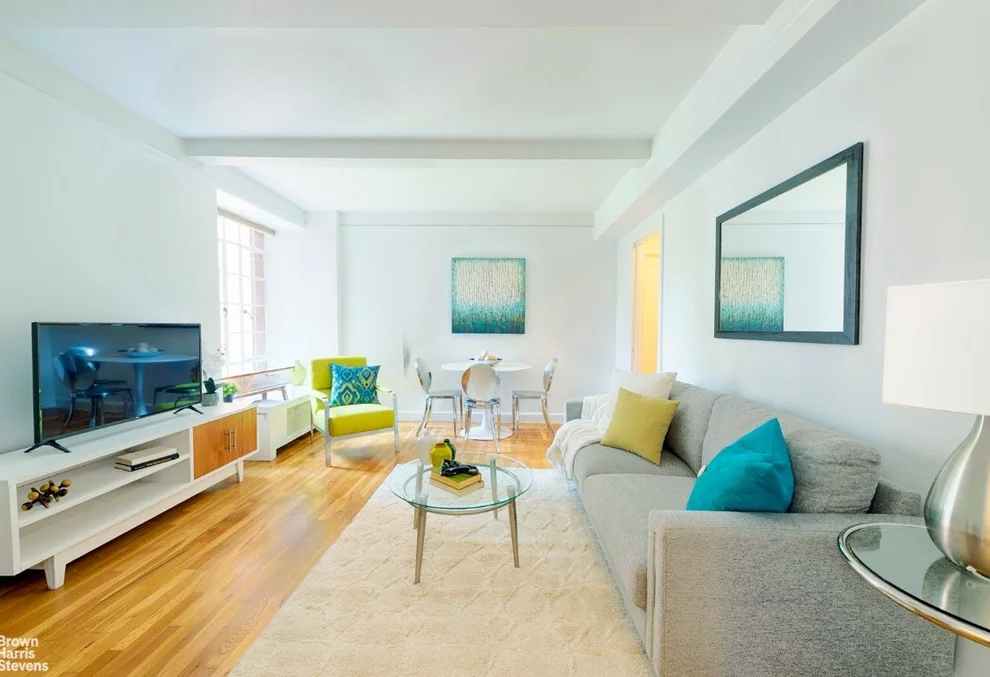 Unit for sale at 333 E 43RD Street, Manhattan, NY 10017