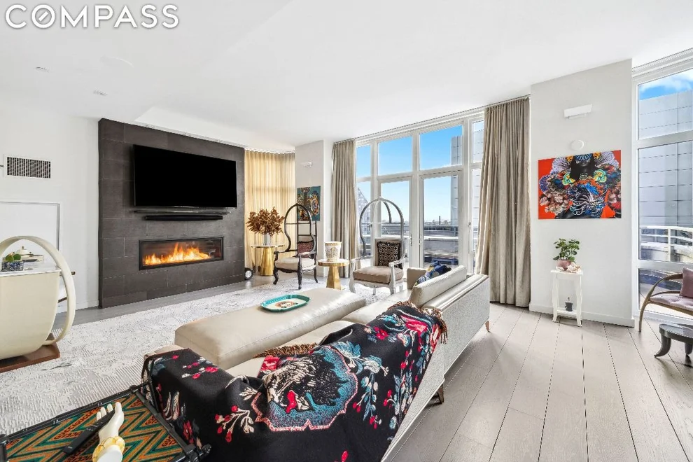 Unit for sale at 555 W 59th Street, Manhattan, NY 10019