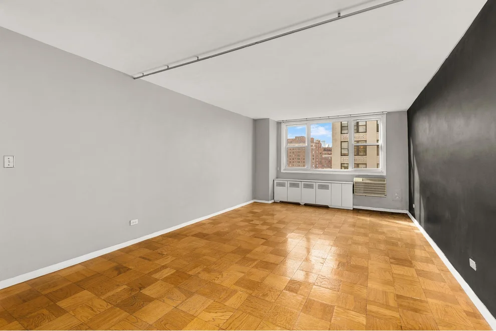 Unit for sale at 77 7TH Avenue, Manhattan, NY 10011