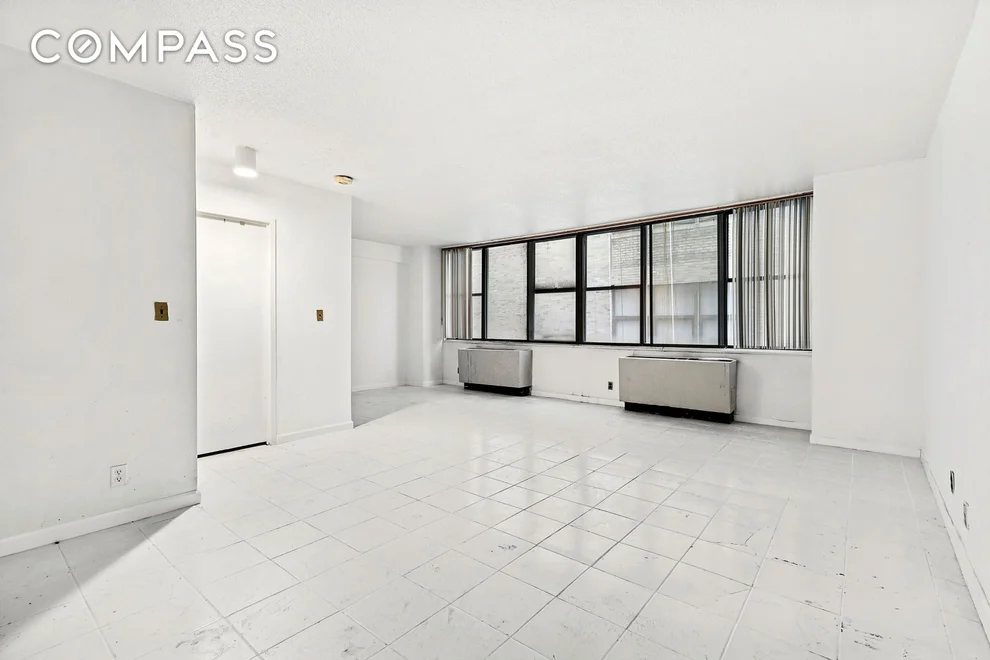 Unit for sale at 301 E 45th Street, Manhattan, NY 10017