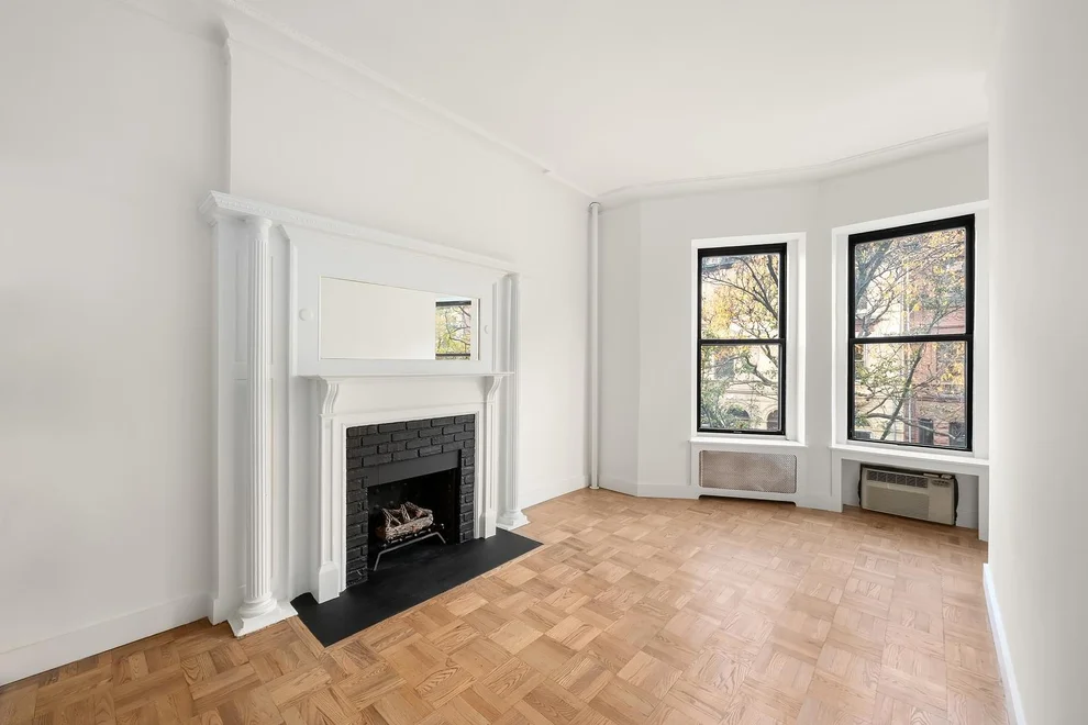Unit for sale at 130 W 80TH Street, Manhattan, NY 10024