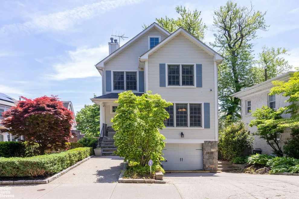 Unit for sale at 2740 NETHERLAND Avenue, Bronx, NY 10463