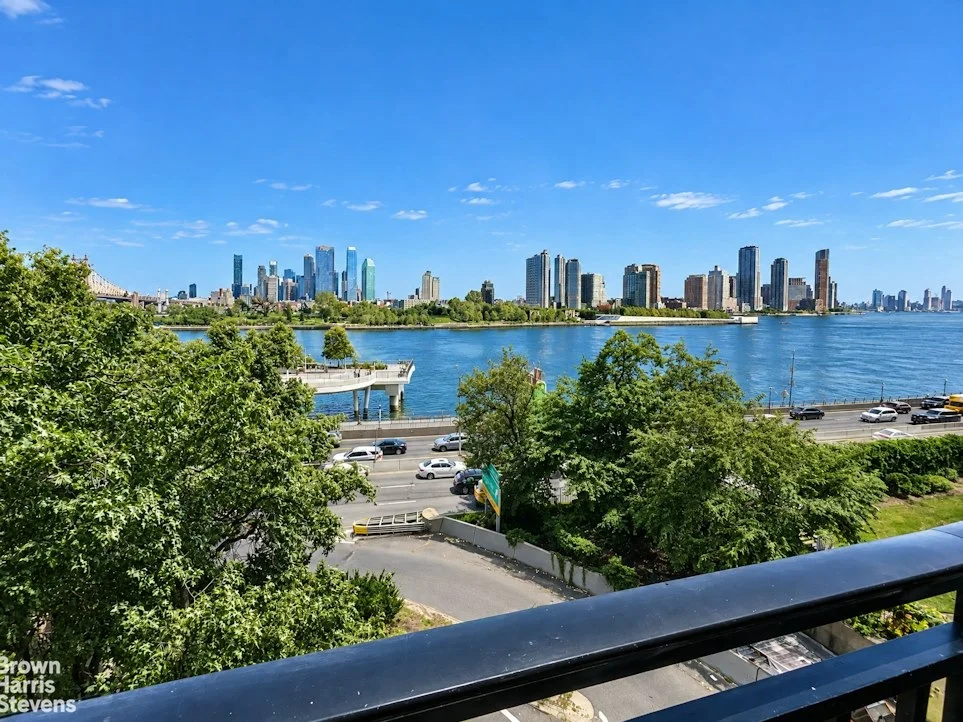 60 Sutton Place South