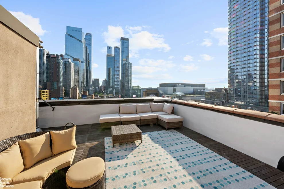 Unit for sale at 529 W 42ND Street, Manhattan, NY 10036