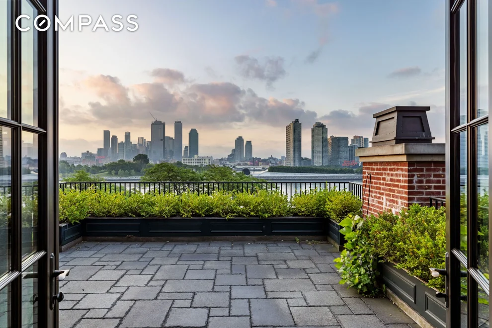 Unit for sale at 21 Beekman Place, Manhattan, NY 10022