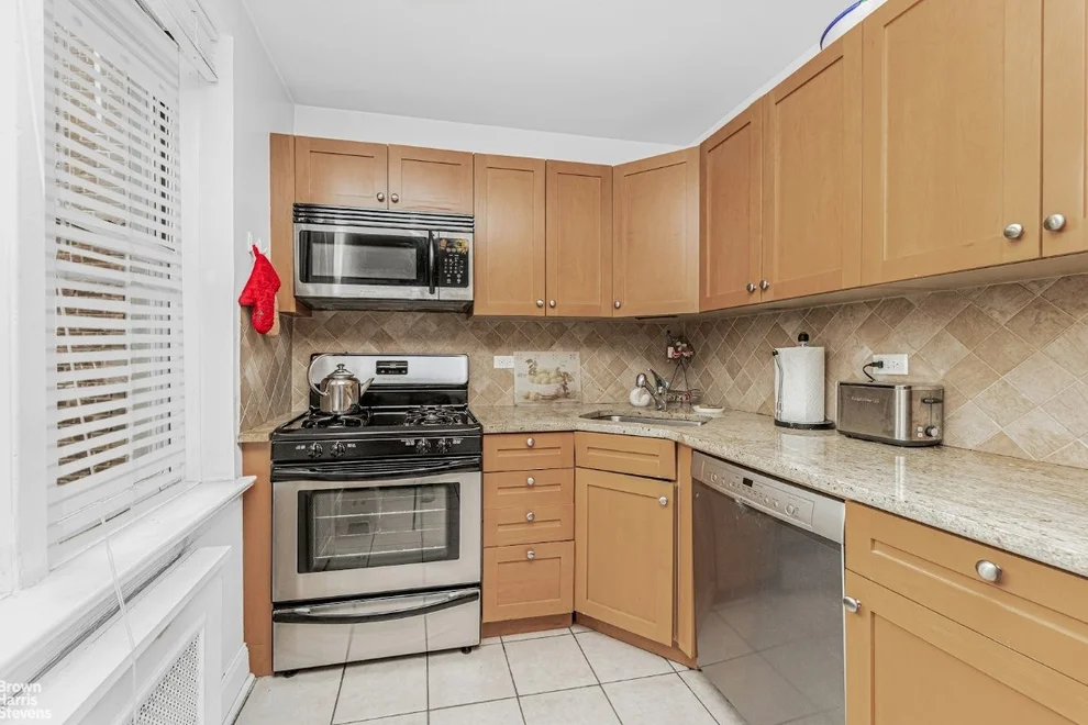 Unit for sale at 143 BENNETT Avenue, Manhattan, NY 10040