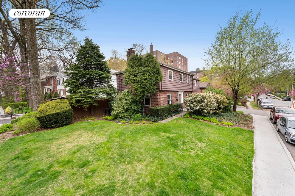 Unit for sale at 602 W 231ST Street, Bronx, NY 10463
