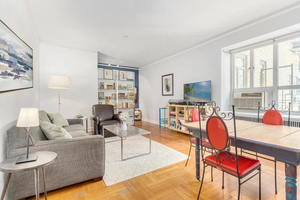 Unit for sale at 165 W 20TH Street, Manhattan, NY 10011