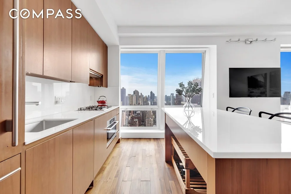 Unit for sale at 400 5th Avenue, Manhattan, NY 10018