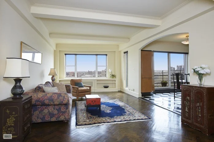 Unit for sale at 33 E END Avenue, Manhattan, NY 10028