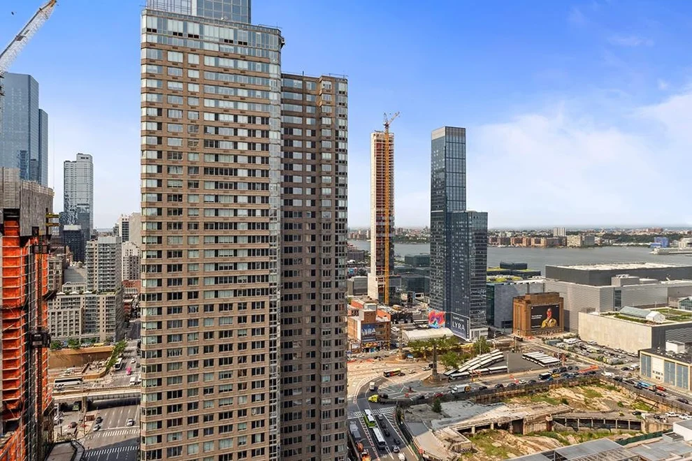 Unit for sale at 500 W 43rd Street, Manhattan, NY 10036