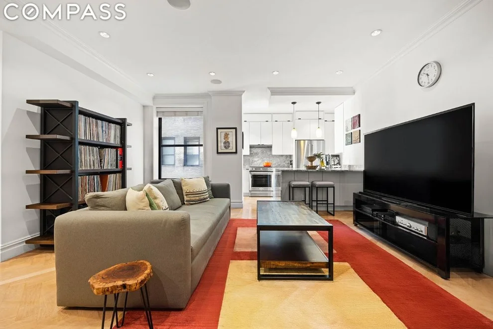 Unit for sale at 176 W 87th Street, Manhattan, NY 10024