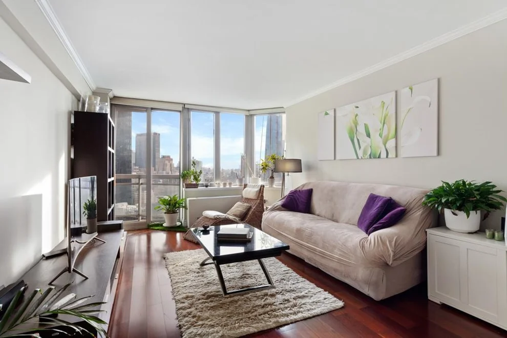 Unit for sale at 500 W 43rd Street, Manhattan, NY 10036