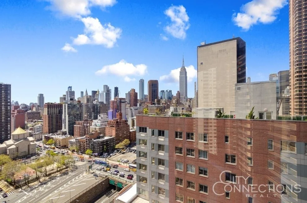 Unit for sale at 330 E 38th Street, Manhattan, NY 10016