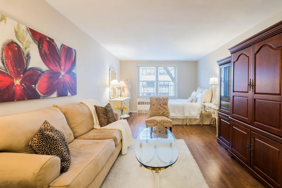Unit for sale at 309 E 87th Street, Manhattan, NY 10128