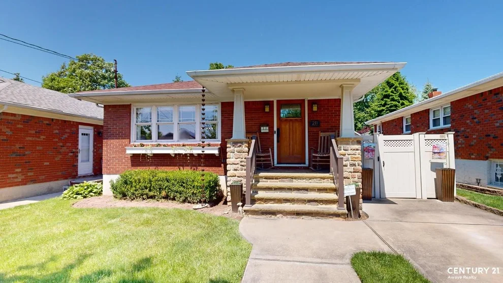 Unit for sale at 211 Cannon Boulevard, StatenIsland, NY 10306