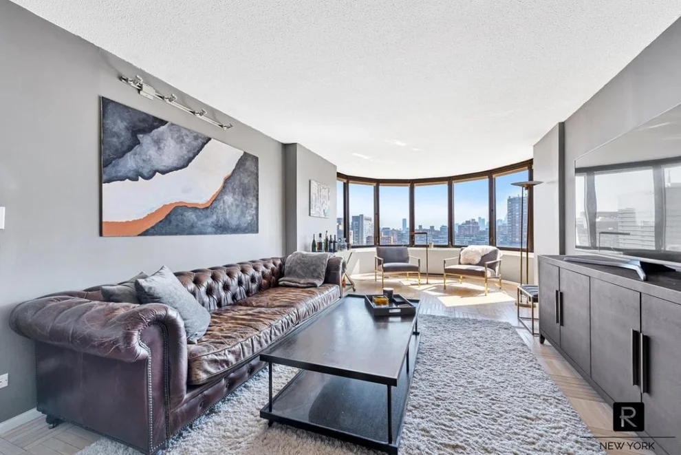 Unit for sale at 330 E 38th Street, Manhattan, NY 10016
