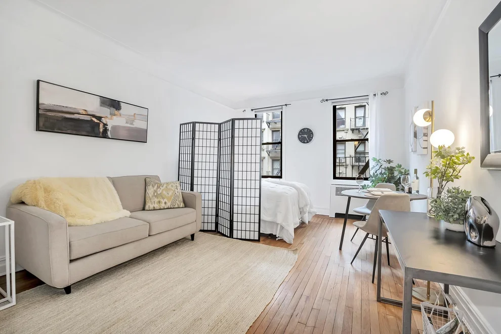 Unit for sale at 121 E 88TH Street, Manhattan, NY 10128