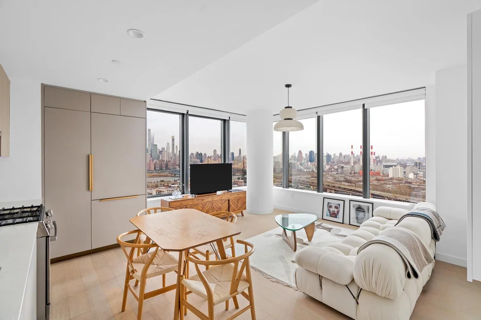 Unit for sale at 3 Court Square, Queens, NY 11101