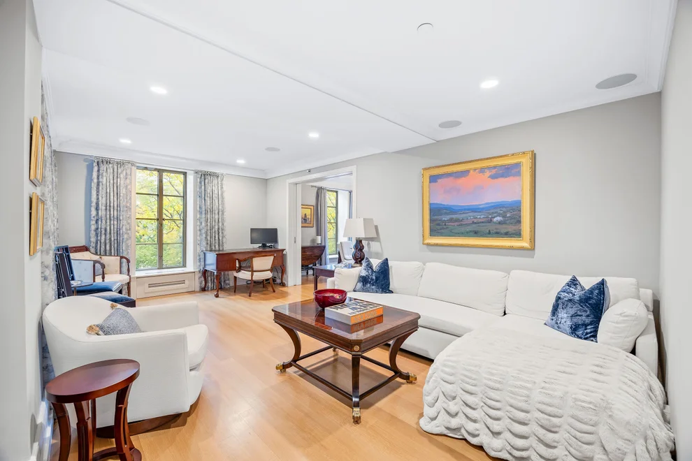 Unit for sale at 140 E 63rd Street, Manhattan, NY 10065