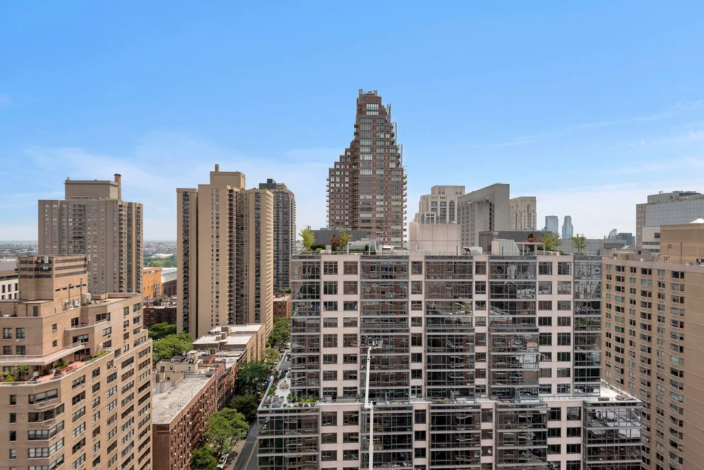 Unit for sale at 360 E 72ND Street, Manhattan, NY 10021