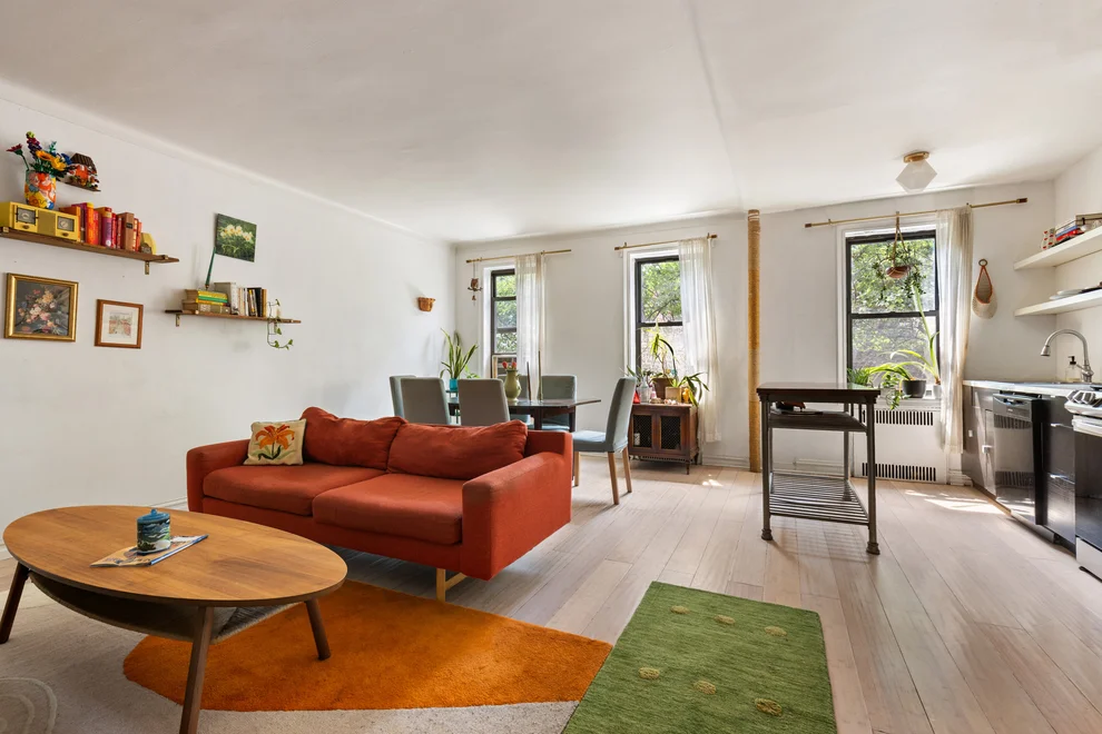 192 East 8th Street