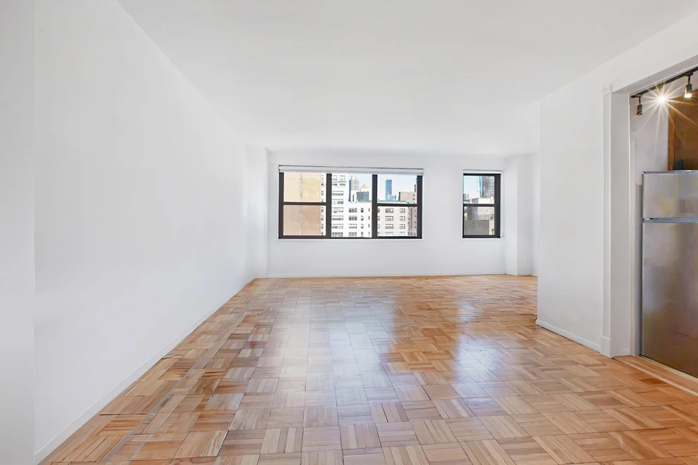 Unit for sale at 200 E 27th Street, Manhattan, NY 10016