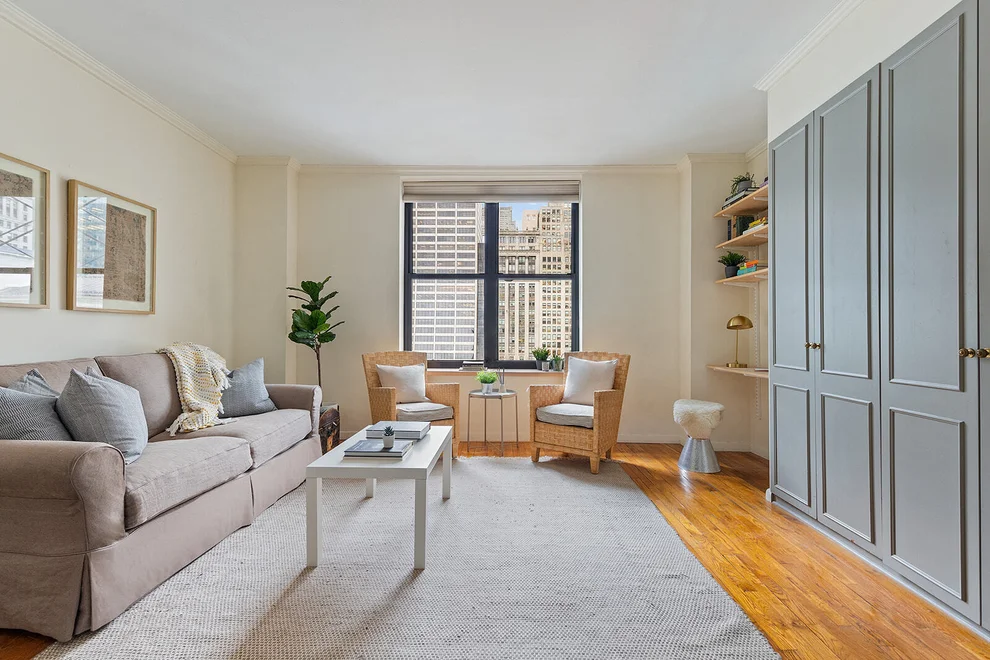 Unit for sale at 32 W 40TH Street, Manhattan, NY 10018