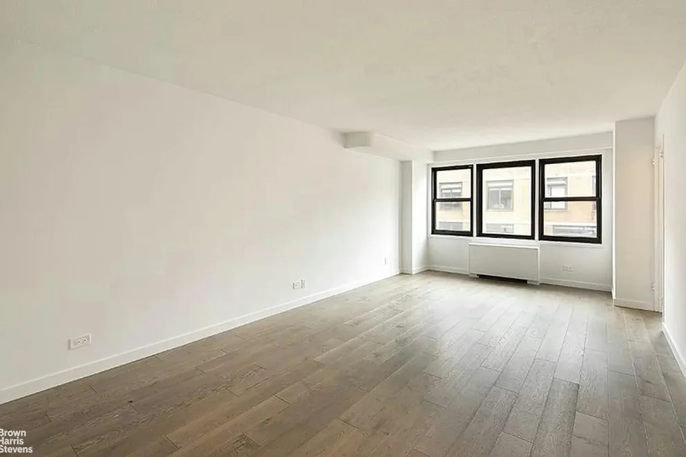 Unit for sale at 520 E 81ST Street, Manhattan, NY 10028